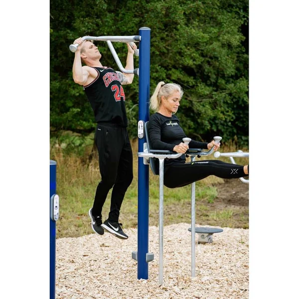 Appareil de musculation extérieur Kompan - Leg lift & pull up