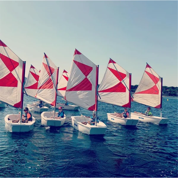 Bateau optimist OPTILENE EPLAST - Version B - Coque et safran bateau fixe