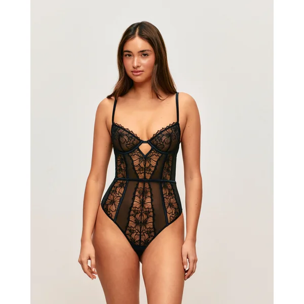 Body corbeille avec broderies