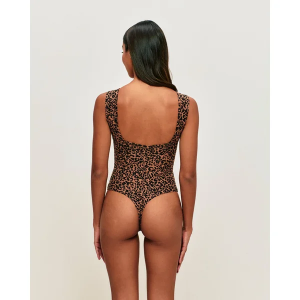 Body string dos nu en coton côtelé avec pads intégrés imprimé léopard