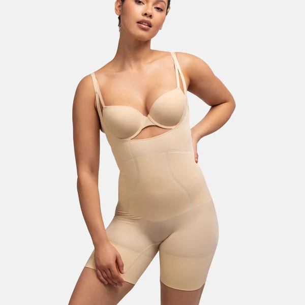 combinaison gainante à poitrine ouvert beige Dorina