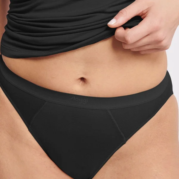 Culotte échancrée noire en coton Sloggi