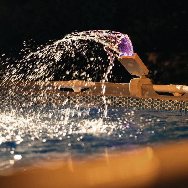 Fontaine de piscine LED multicolore