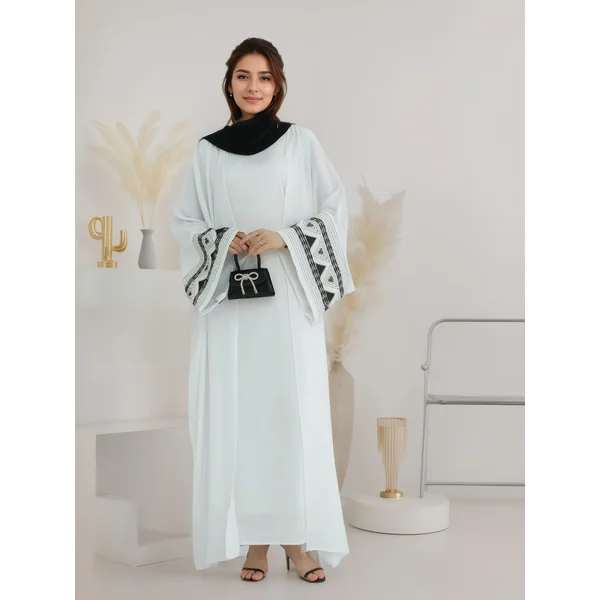 Kimono abaya femme brodé, ourlet fendu, style moderne