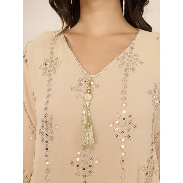Kimono abaya femme brodé perles, pendentif, manches trois quarts.