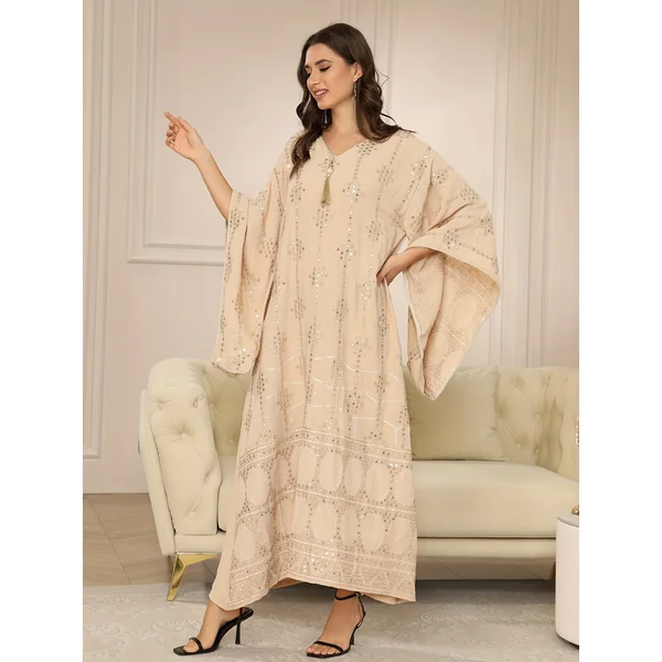 Kimono abaya femme brodé perles, pendentif, manches trois quarts.