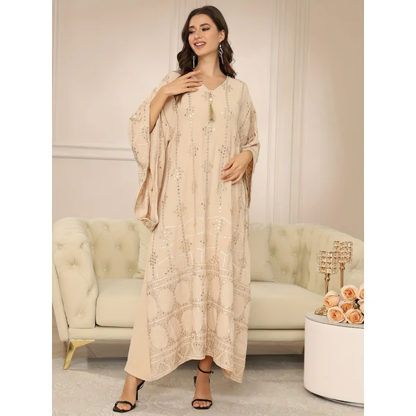 Kimono abaya femme brodé perles, pendentif, manches trois quarts.