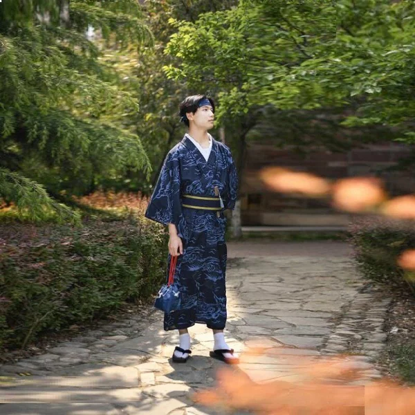 Kimono Japonais Traditionnel Bleu Marine