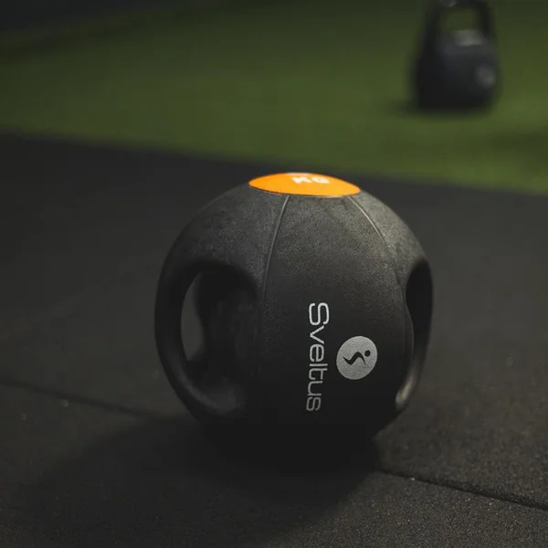 Médecine Ball avec poignées 10 Kg Sveltus