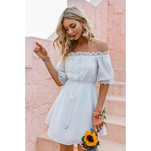 Robe Asymétrique En Dentelle Blanche