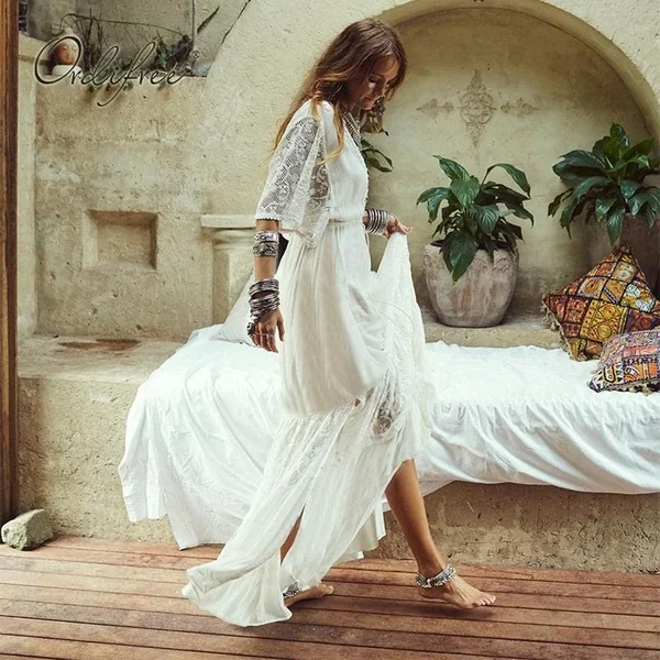 Robe blanche bohème en dentelle