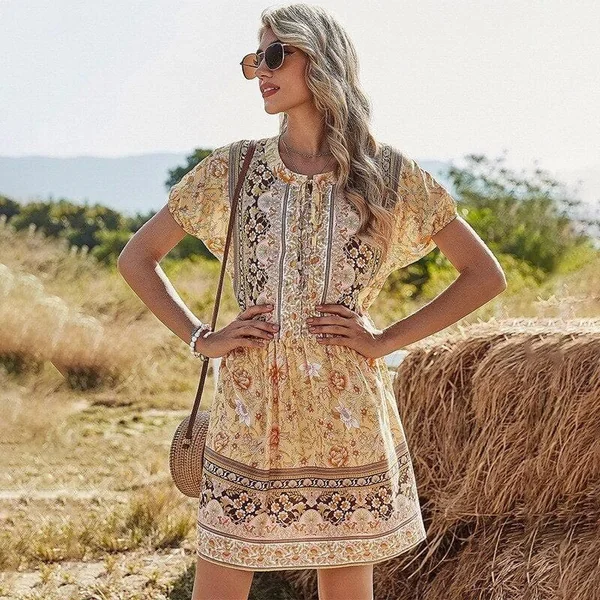 Robe courte bohème chic
