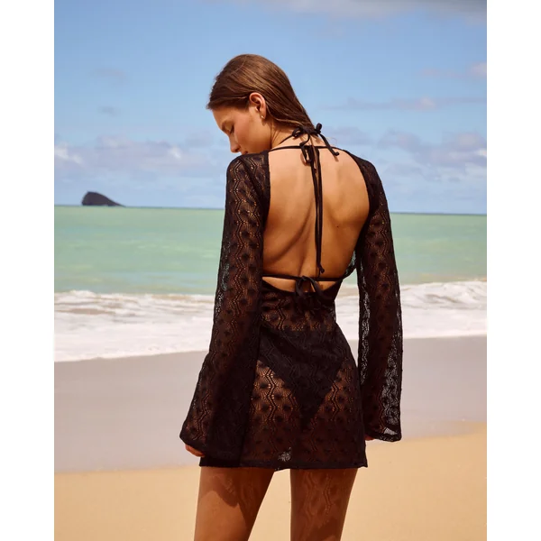 Robe crochet dos nu avec bijou