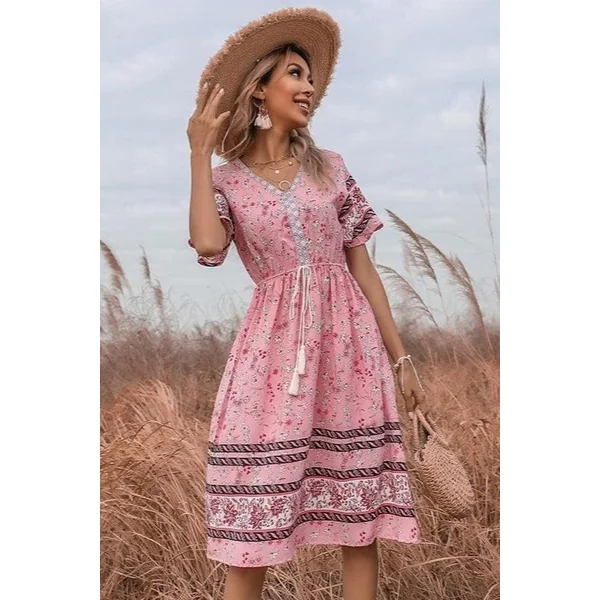 Robe De Campagne À Fleurs Roses