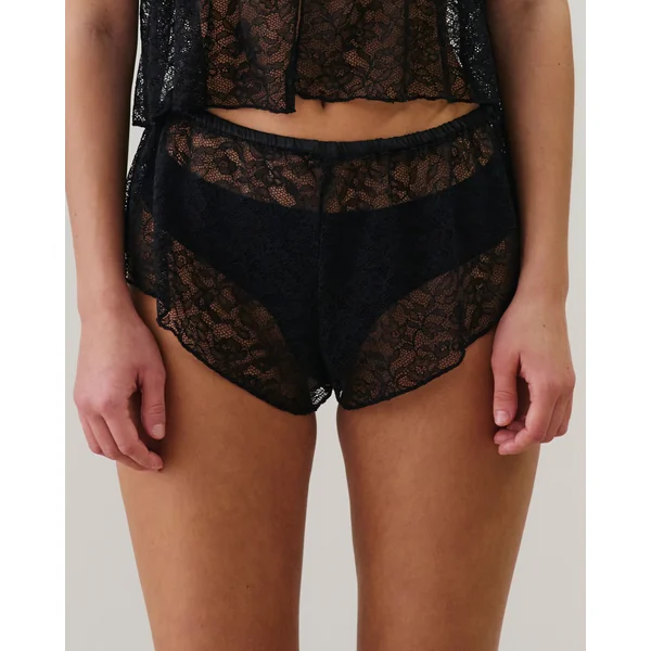 Short en dentelle