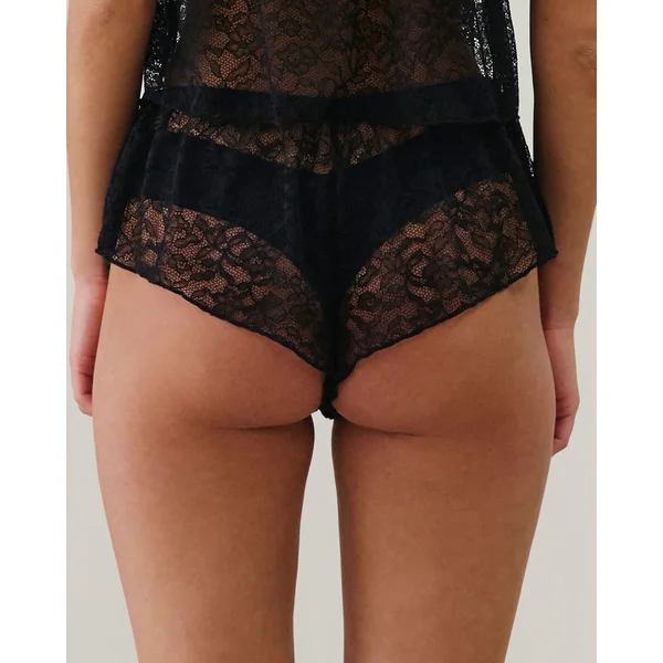 Short en dentelle