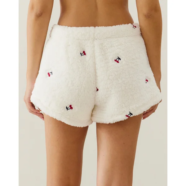 Short en sherpa broderies cerises