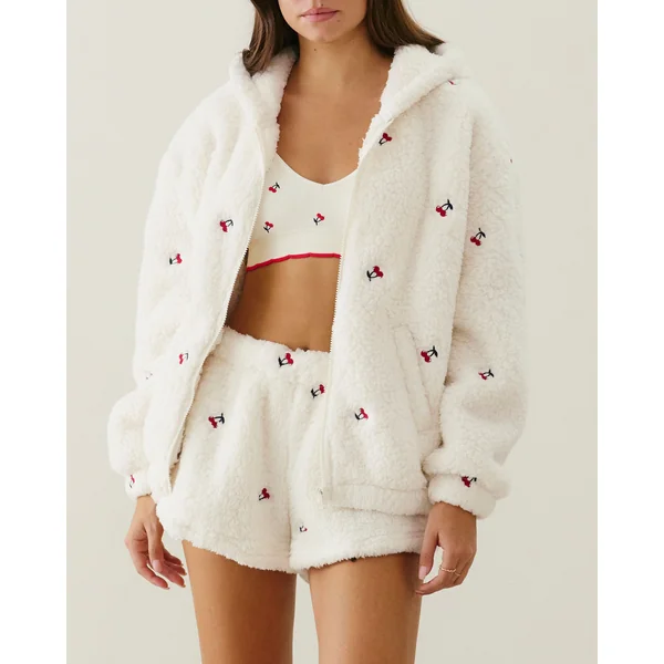 Short en sherpa broderies cerises