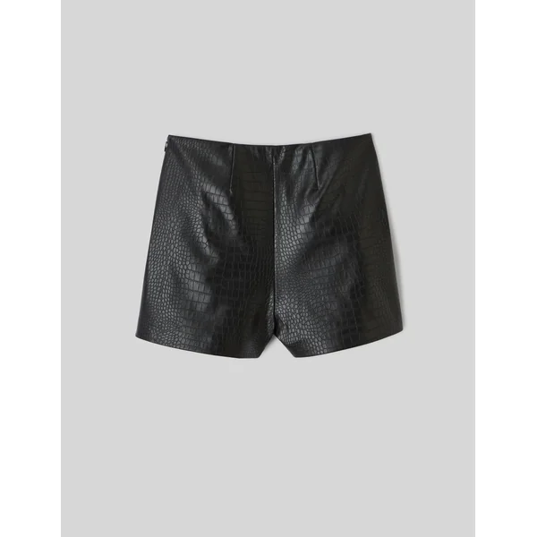 Short en tissu enduit Noir