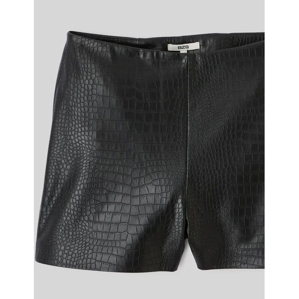 Short en tissu enduit Noir