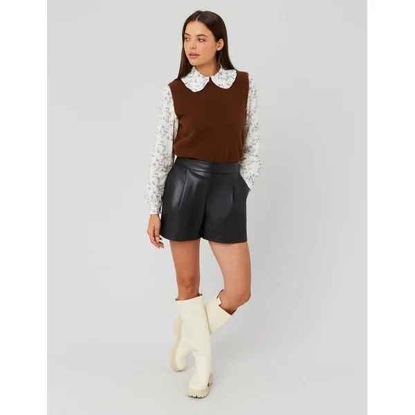 Short en tissu enduit Noir