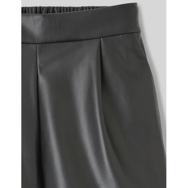 Short en tissu enduit Noir