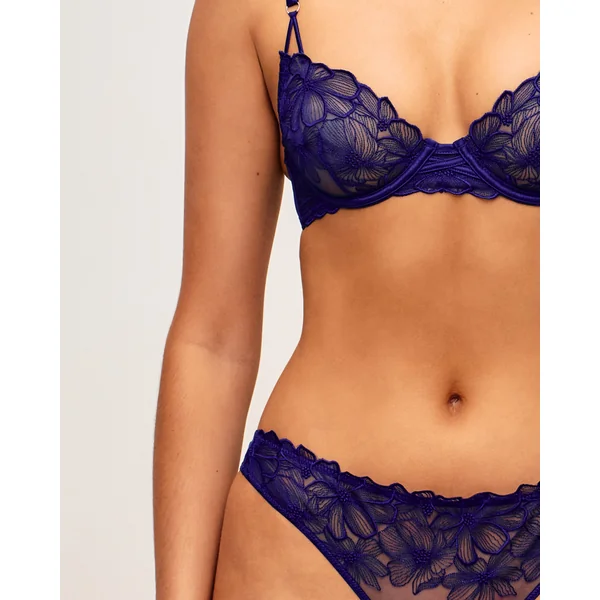 Soutien-gorge corbeille avec broderies florales