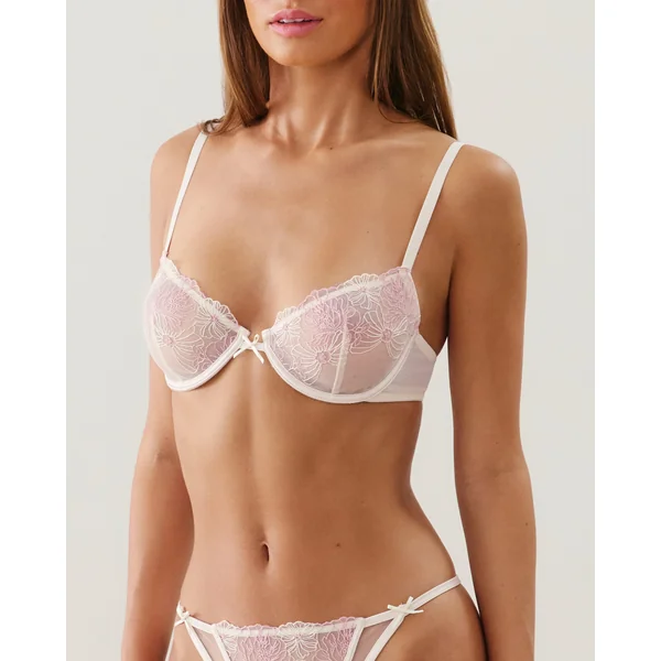 Soutien-gorge corbeille en dentelle et broderies