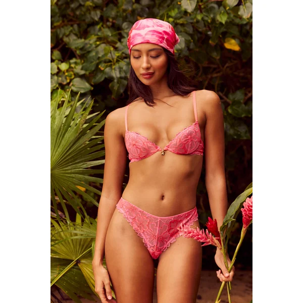 Soutien-gorge corbeille en dentelle florale et bijou fleur