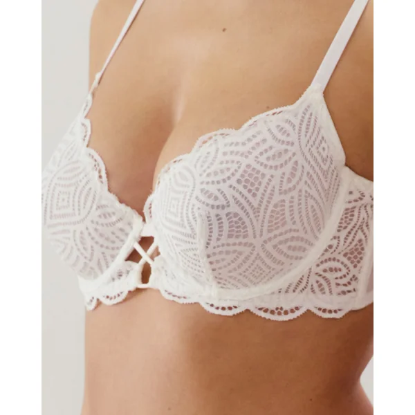 Soutien-gorge corbeille en dentelle écru