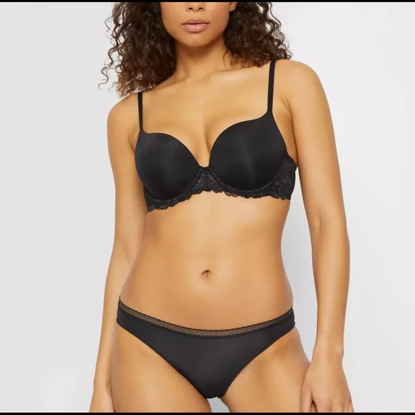 Soutien-gorge super push-up armatures - Noir Dorina