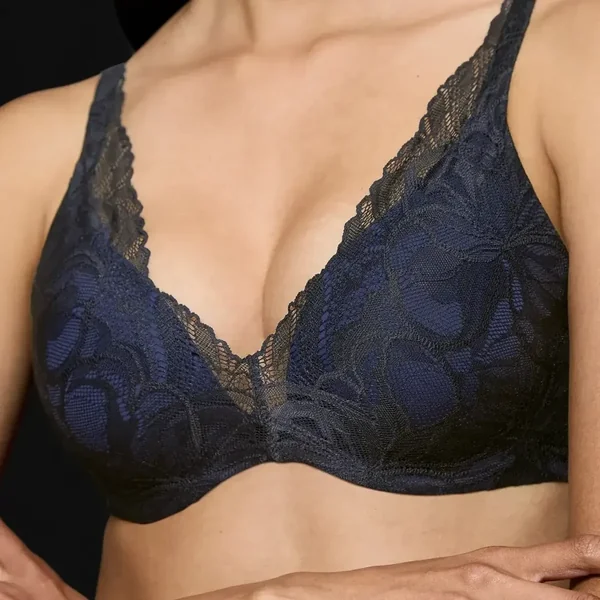Soutien-gorge triangle coques en dentelle noir Triumph