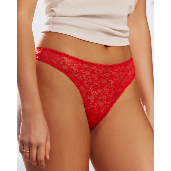 String en dentelle et bijou amovible