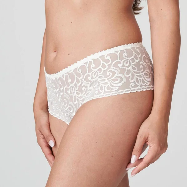 String luxueux nude Prima Donna