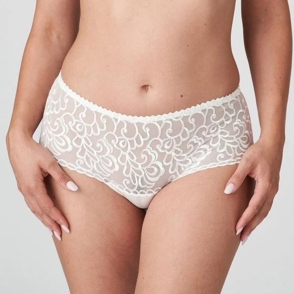 String luxueux nude Prima Donna