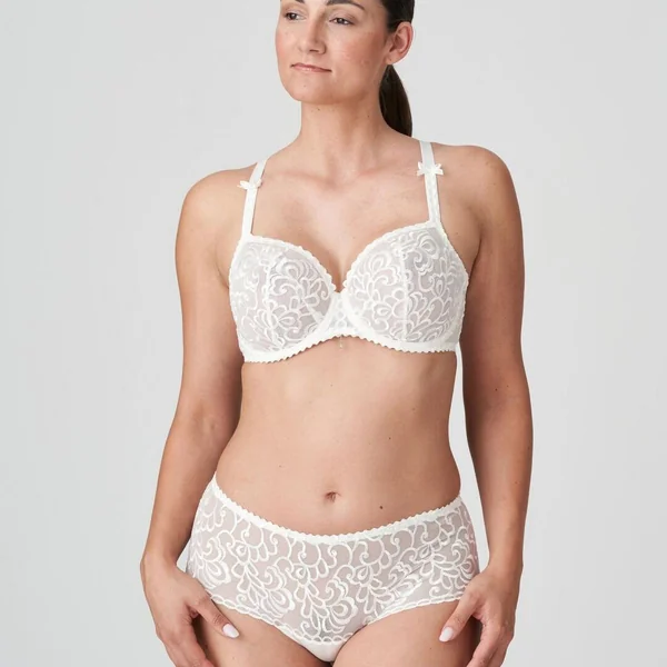 String luxueux nude Prima Donna