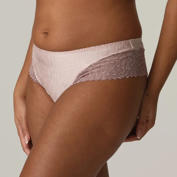 string luxueux rose Prima Donna