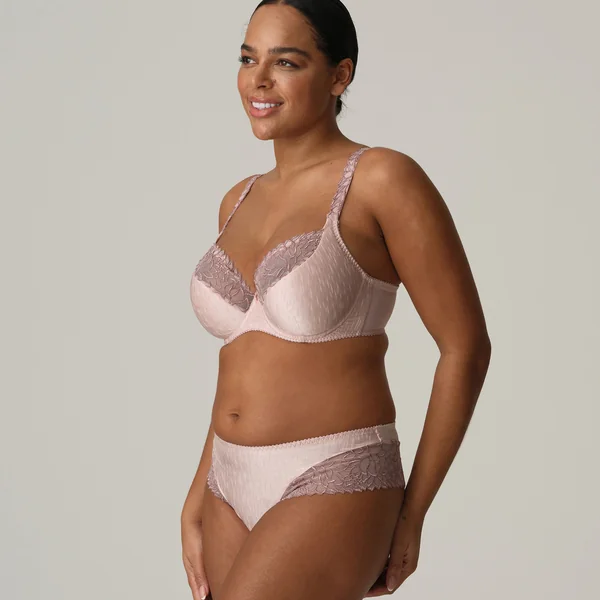 string luxueux rose Prima Donna
