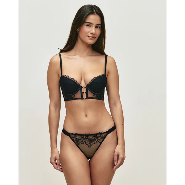 Tanga avec broderies