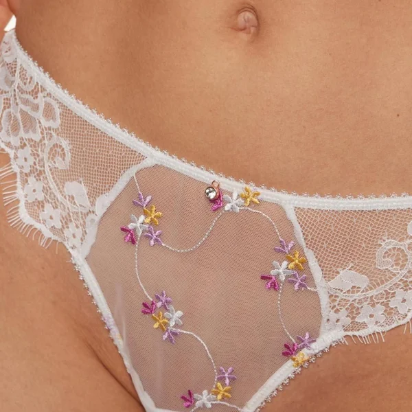 Tanga blanc Brigitte Bardot