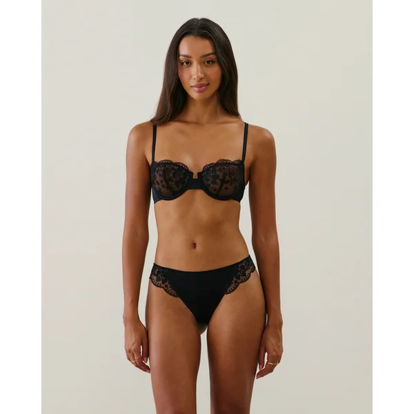 Tanga en microfibre avec broderies