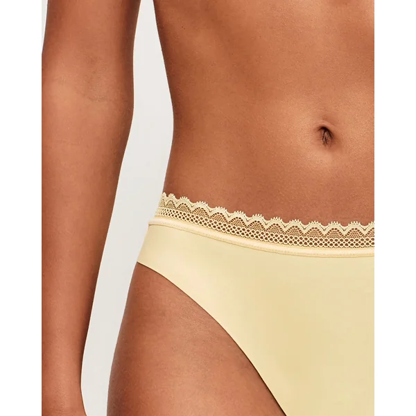 Tanga en microfibre et dentelle