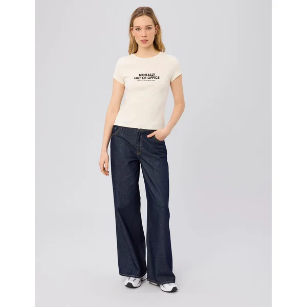 T-shirt baby tee imprimé poitrine Ecru