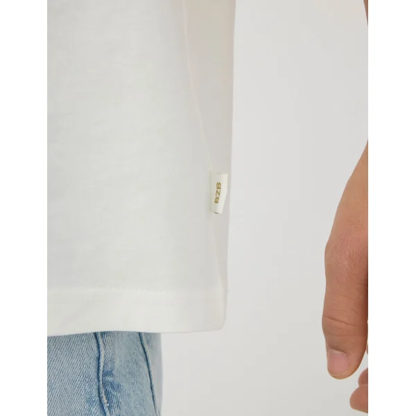 T-shirt broderie poitrine Blanc écru