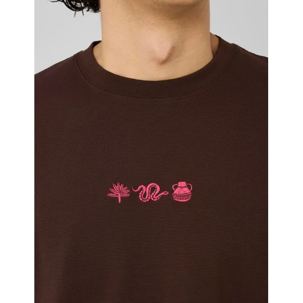 T-shirt broderie poitrine Marron foncée